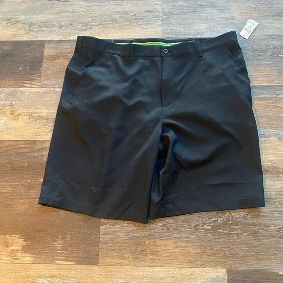 NWT IZOD Golf Men's Shorts Size 42 Black Classic Sun Control Wicking Stretch - Picture 1 of 7